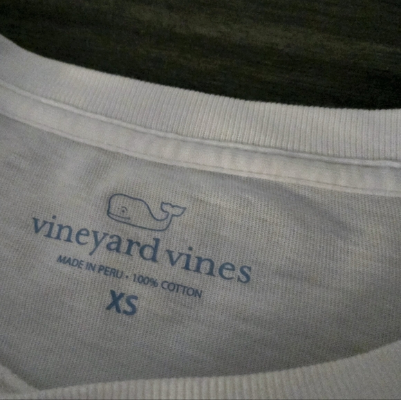 RARE Vineyard Vines Golden Retriever Whale Long-Sleeve Pocket Tee - Picture 5 of 5